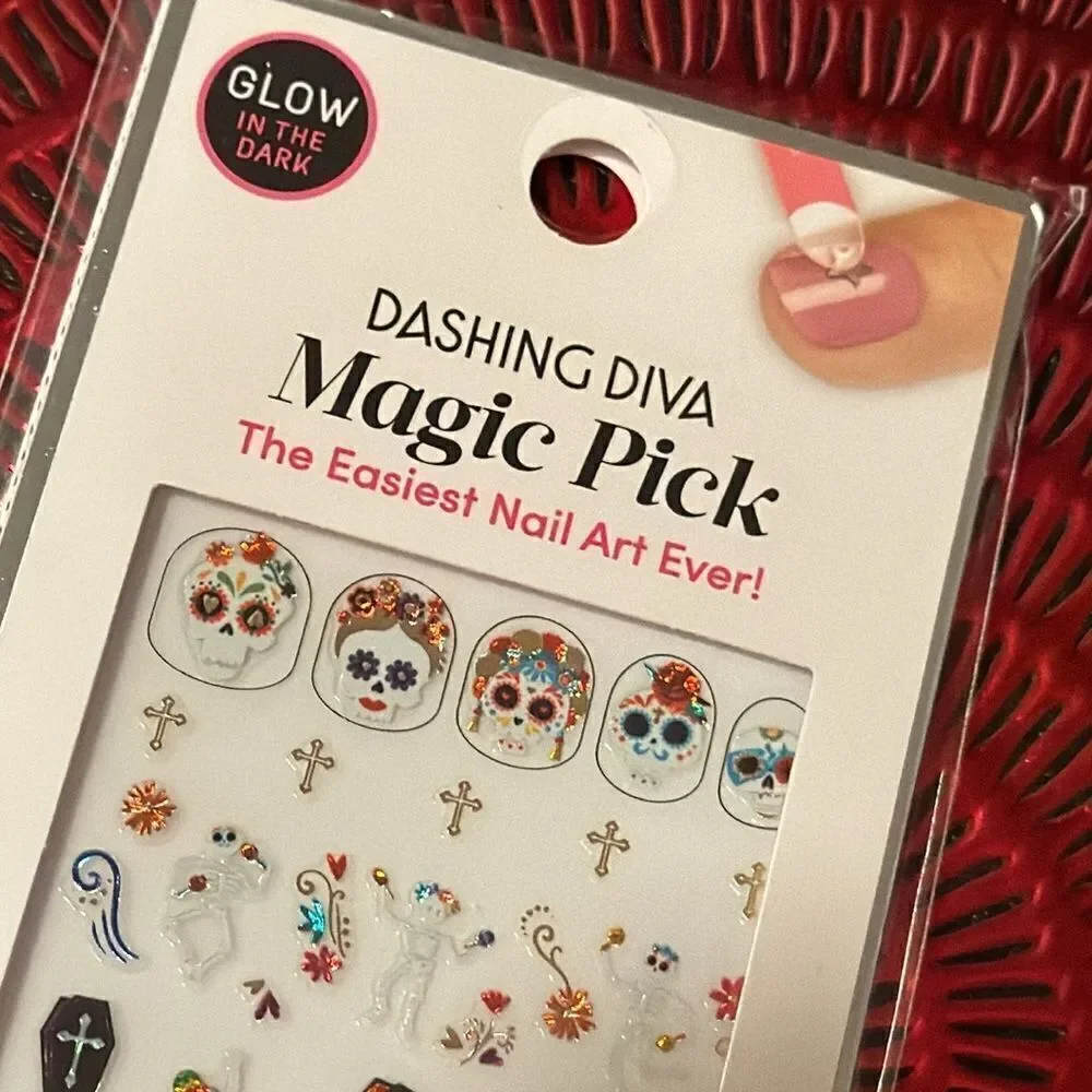 Dashing Diva easy nail art magic pick